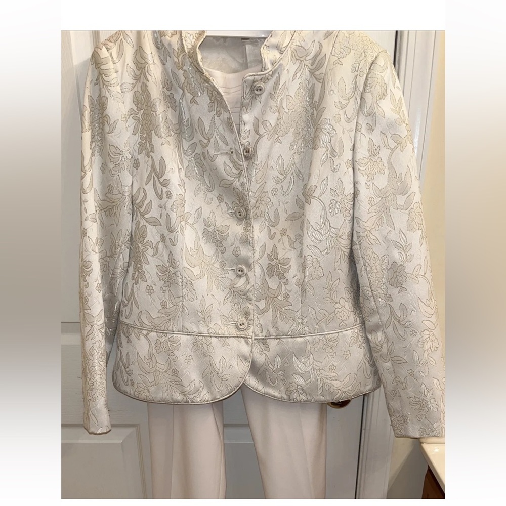 Dressbarn Pant Suit Beige Womens Size 12 Blazer With NWT Pants